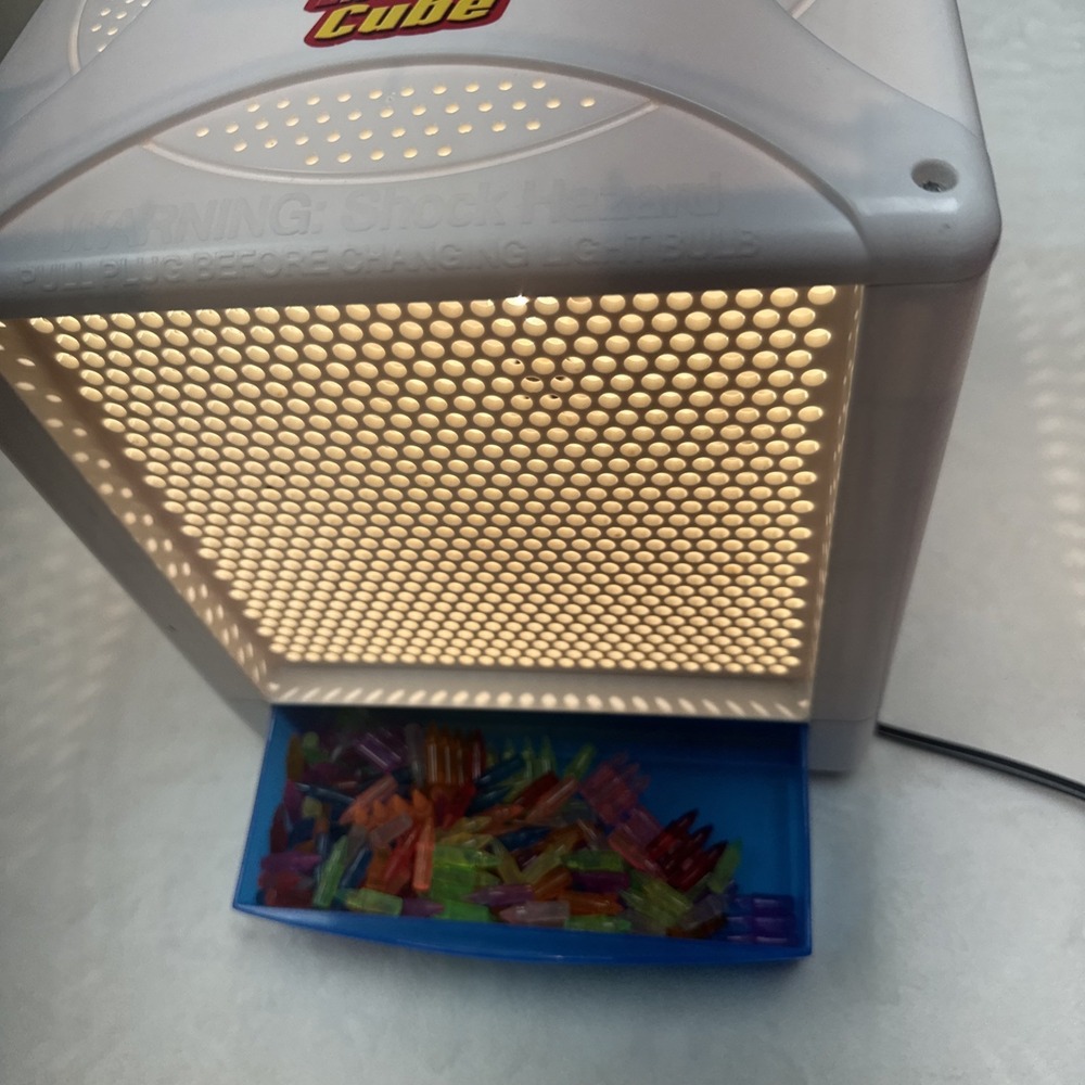 Vintage Lite Brite Cube Hasbro Light Box Toy Pegs Storage 4-Sided Kids Art Game - Picture 9 of 9